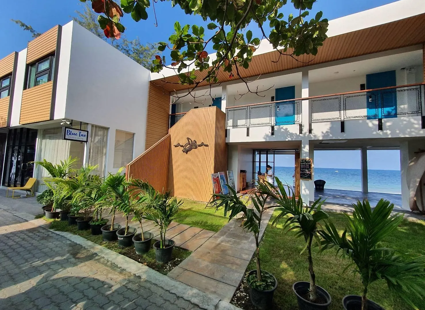 Blue Tao Beach Hotel - Sha Plus Koh Tao